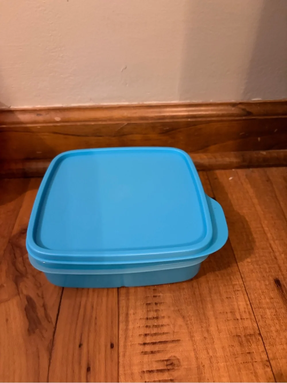 Tupperware Bundle Of 22 Plastic Food Storage Set in Blue, Teal, Purple and Pink